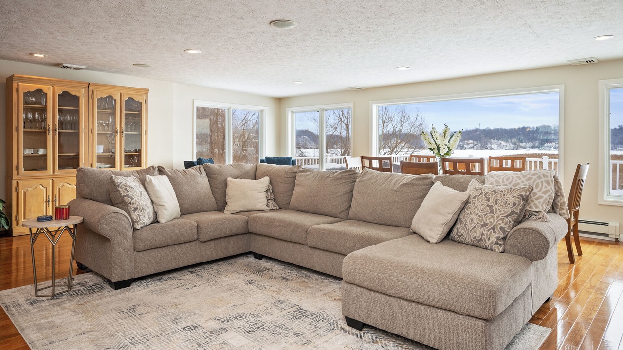 Photo of Livingroom in Rochester