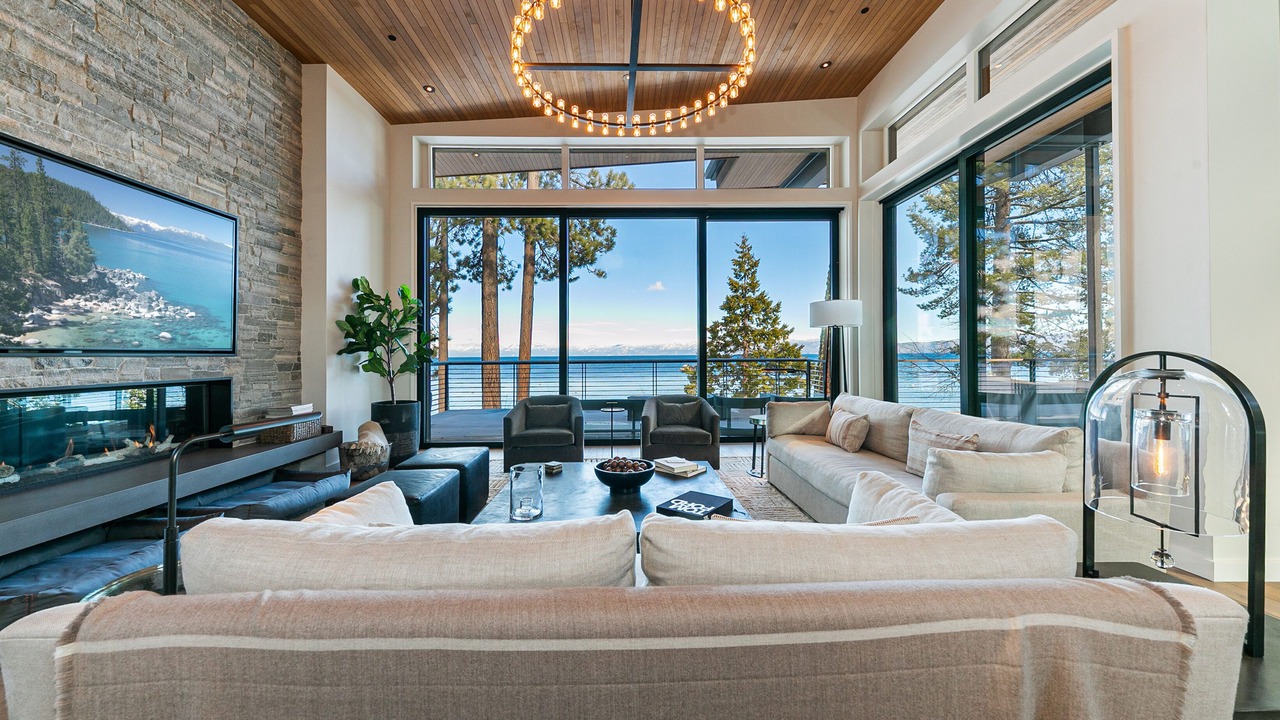 Photo of Livingroom in Tahoma
