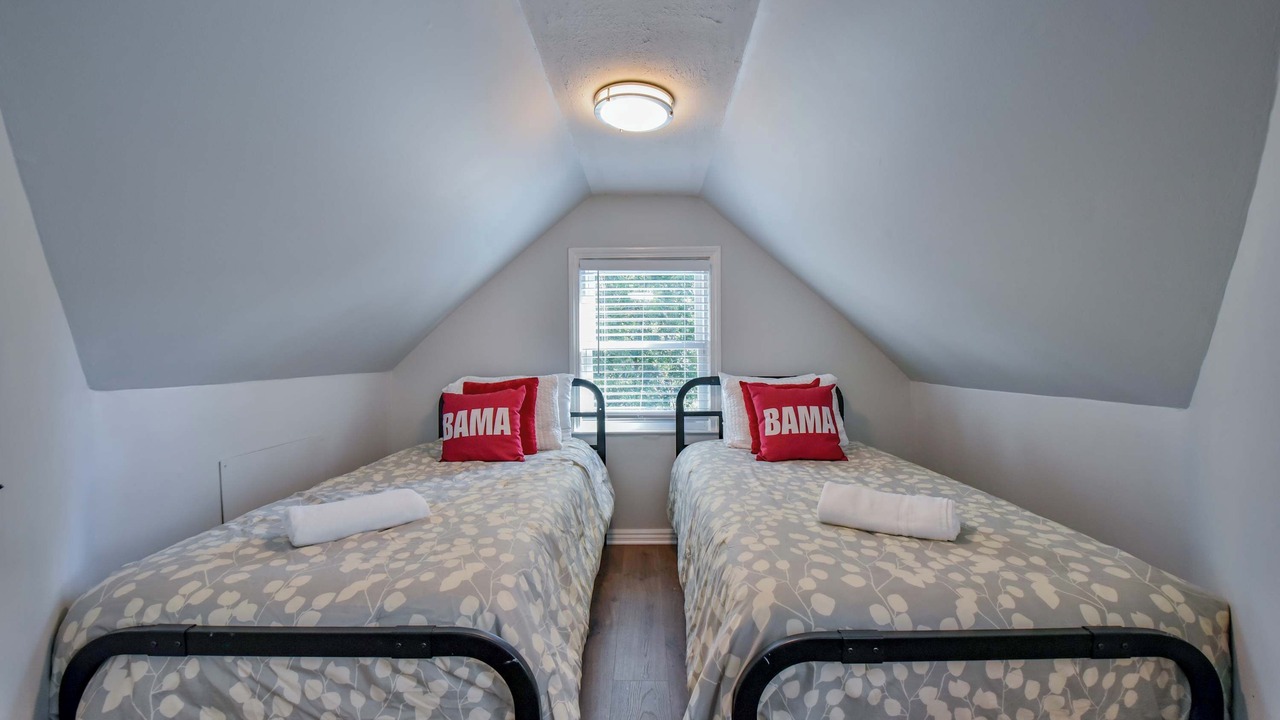 Photo of Bedroom in Northport