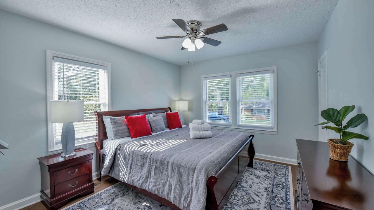 Photo of Bedroom in Northport