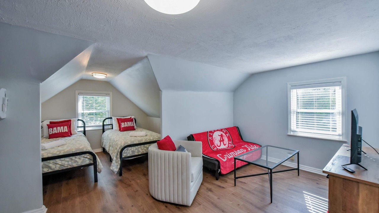 Photo of Bedroom in Northport