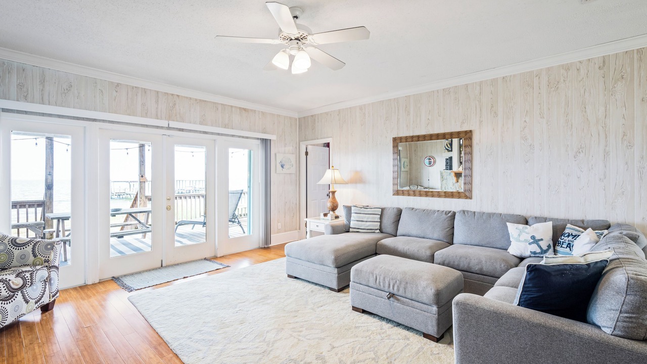 Photo of Livingroom in Silver Cay