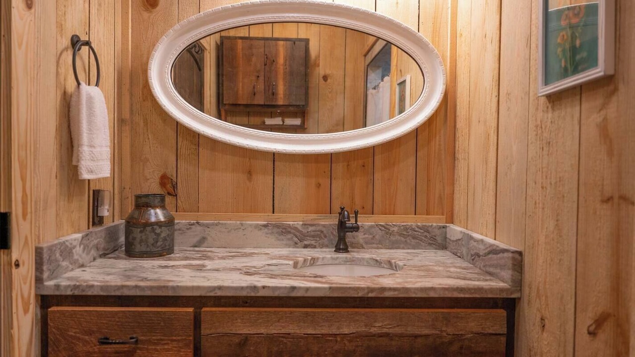 Photo of Bathroom in Talladega