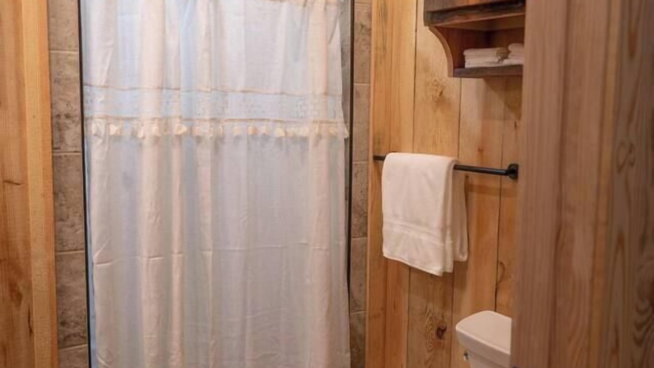 Photo of Bathroom in Talladega