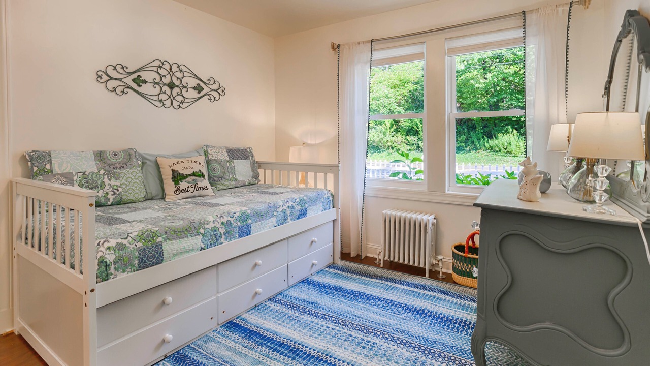 Photo of Bedroom in Valois