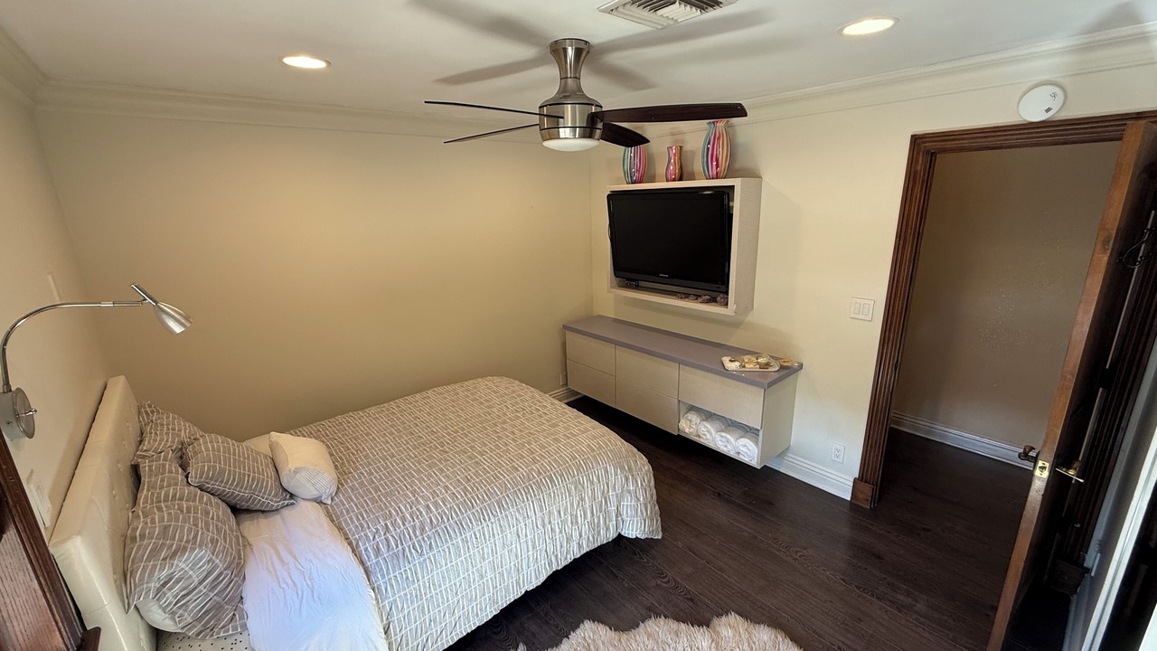 Photo of Bedroom in Calabasas