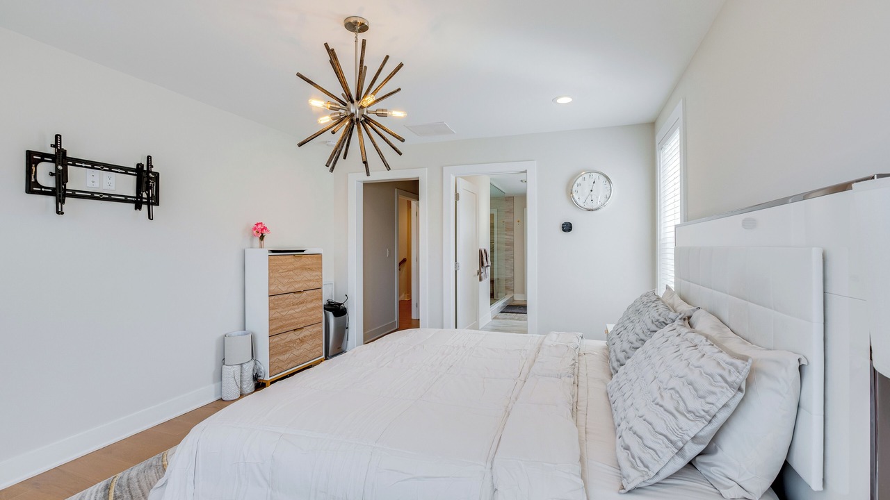 Photo of Bedroom in Rockaway