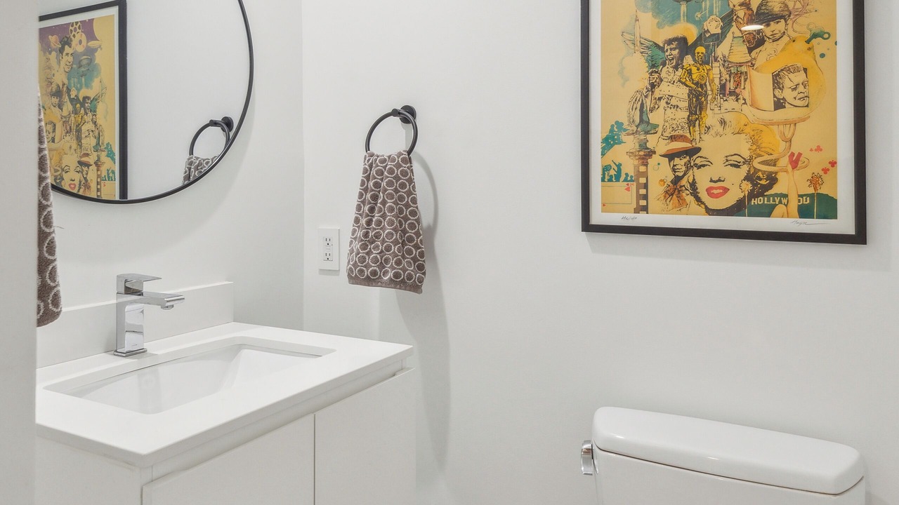 Photo of Bathroom in Hollywood