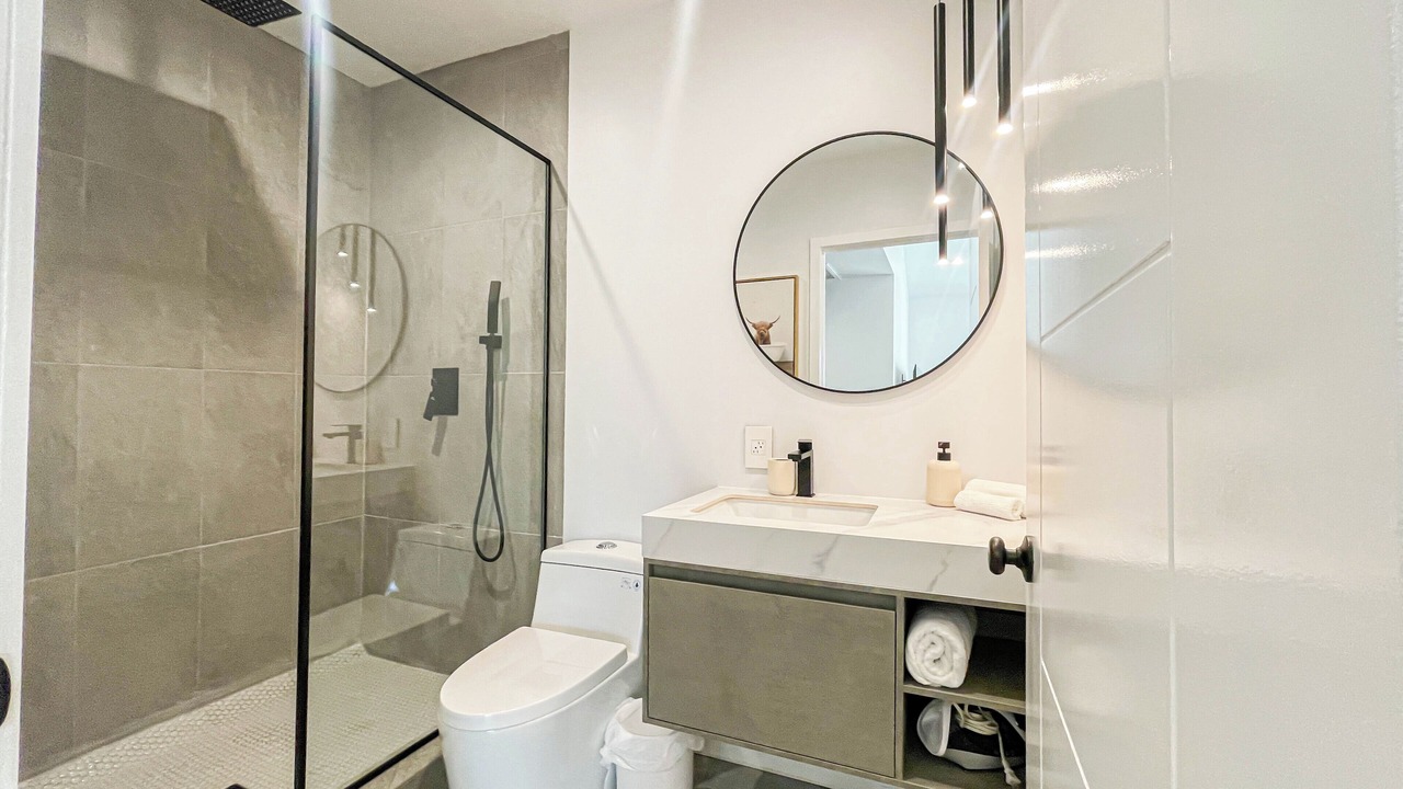 Photo of Bathroom in Ladera Heights