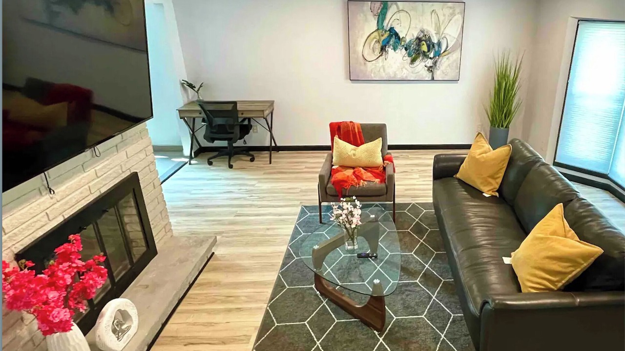 Photo of Livingroom in Amherst