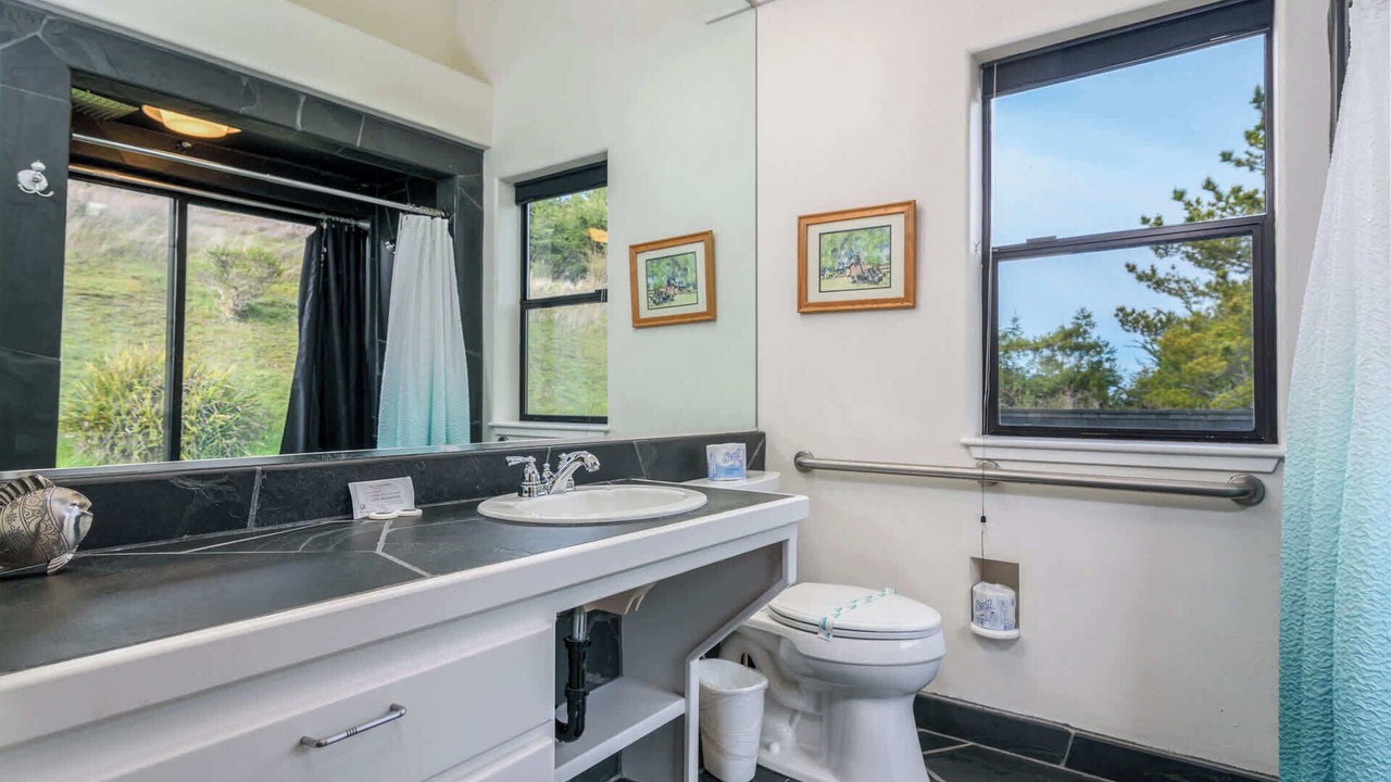 Photo of Bathroom in Sea Ranch