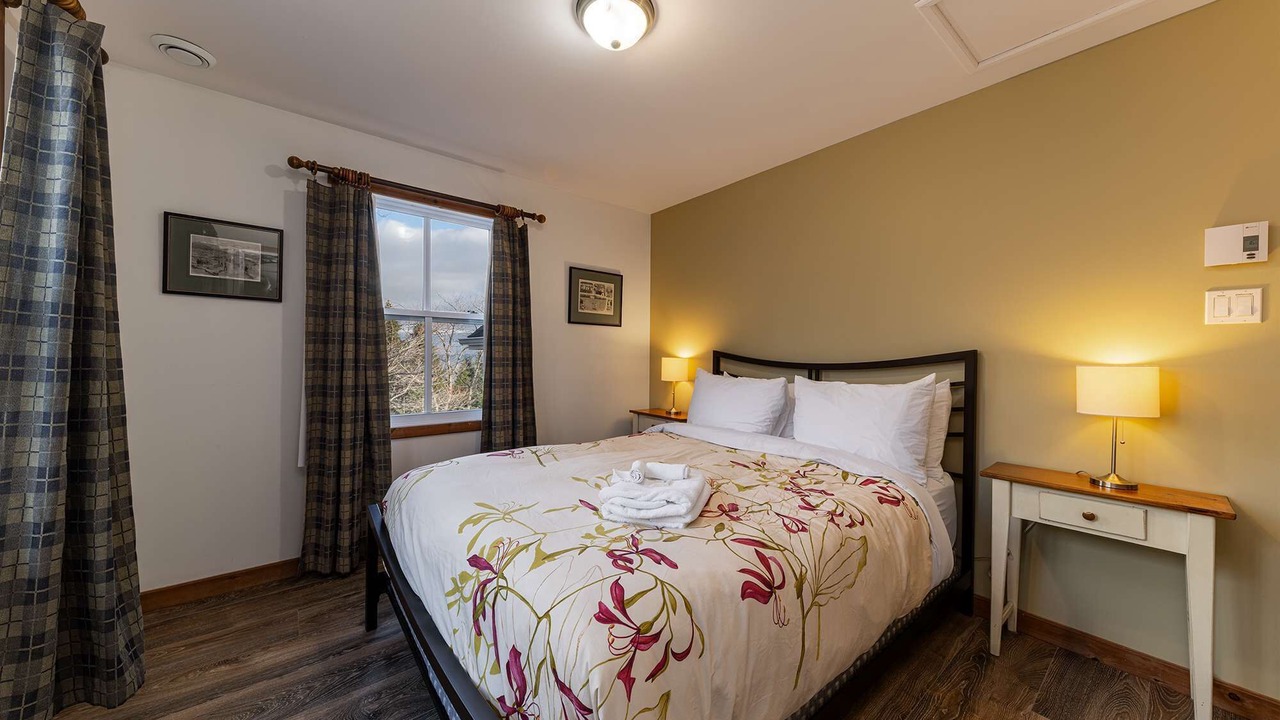 Photo of Bedroom in Petite-Riviere-Saint-Francois