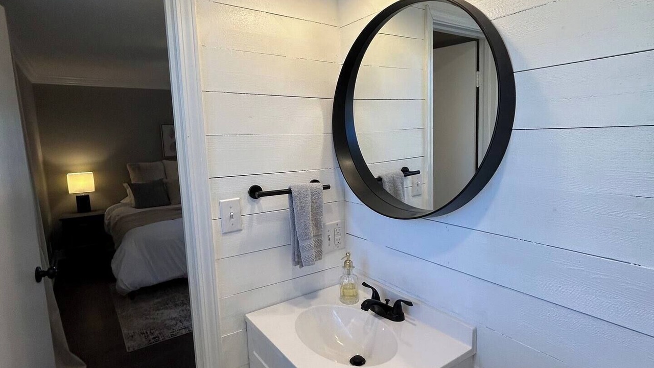 Photo of Bathroom in Albertville