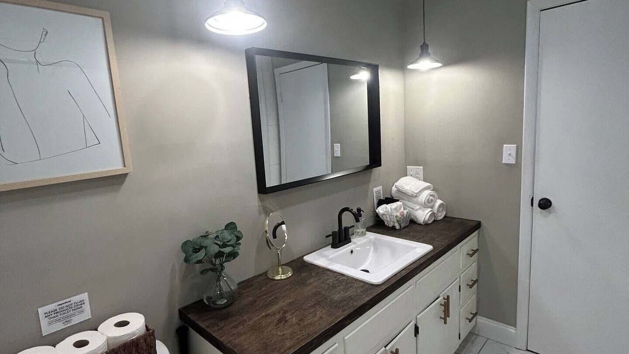 Photo of Bathroom in Albertville