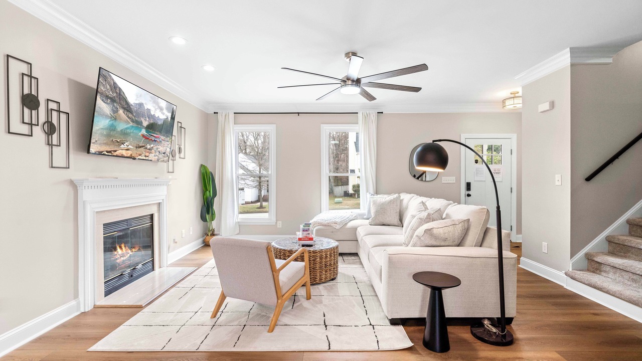 Photo of Livingroom in Northeast Raleigh