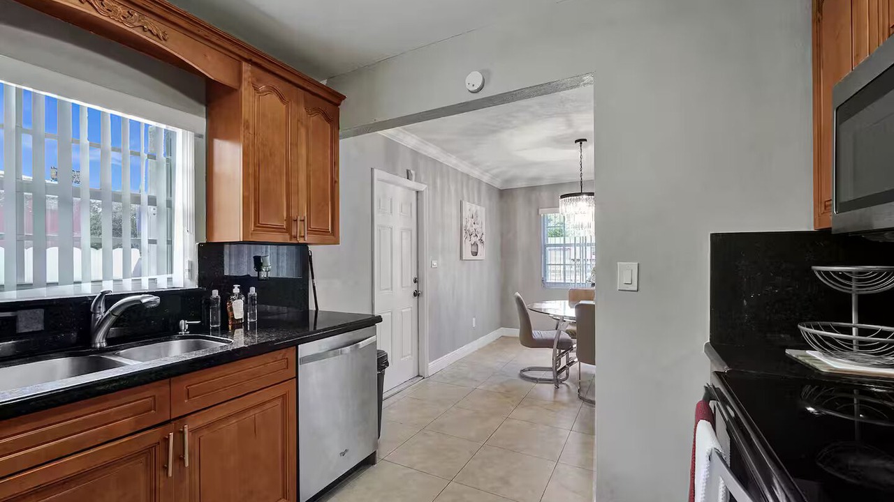 Photo of Kitchen in Golden Glades