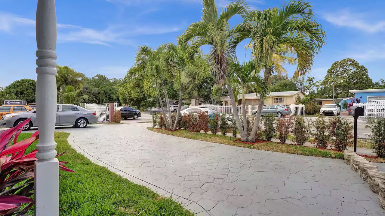 Photo of Outdoor in Golden Glades