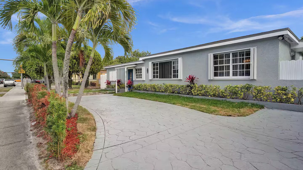 Photo of Outdoor in Golden Glades