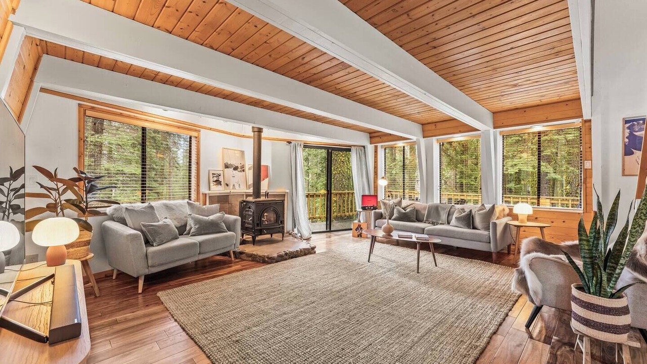 Photo of Bedroom in Tahoe Pines