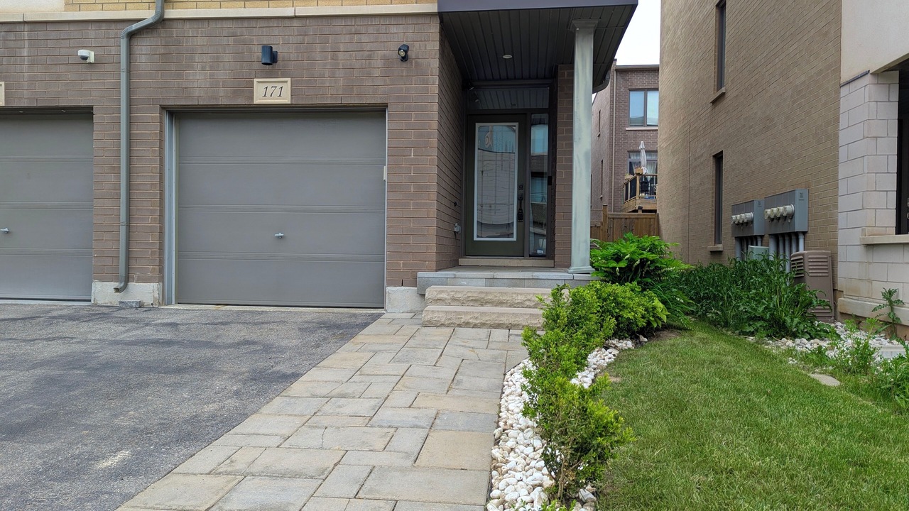 Photo of Outdoor in Oakville