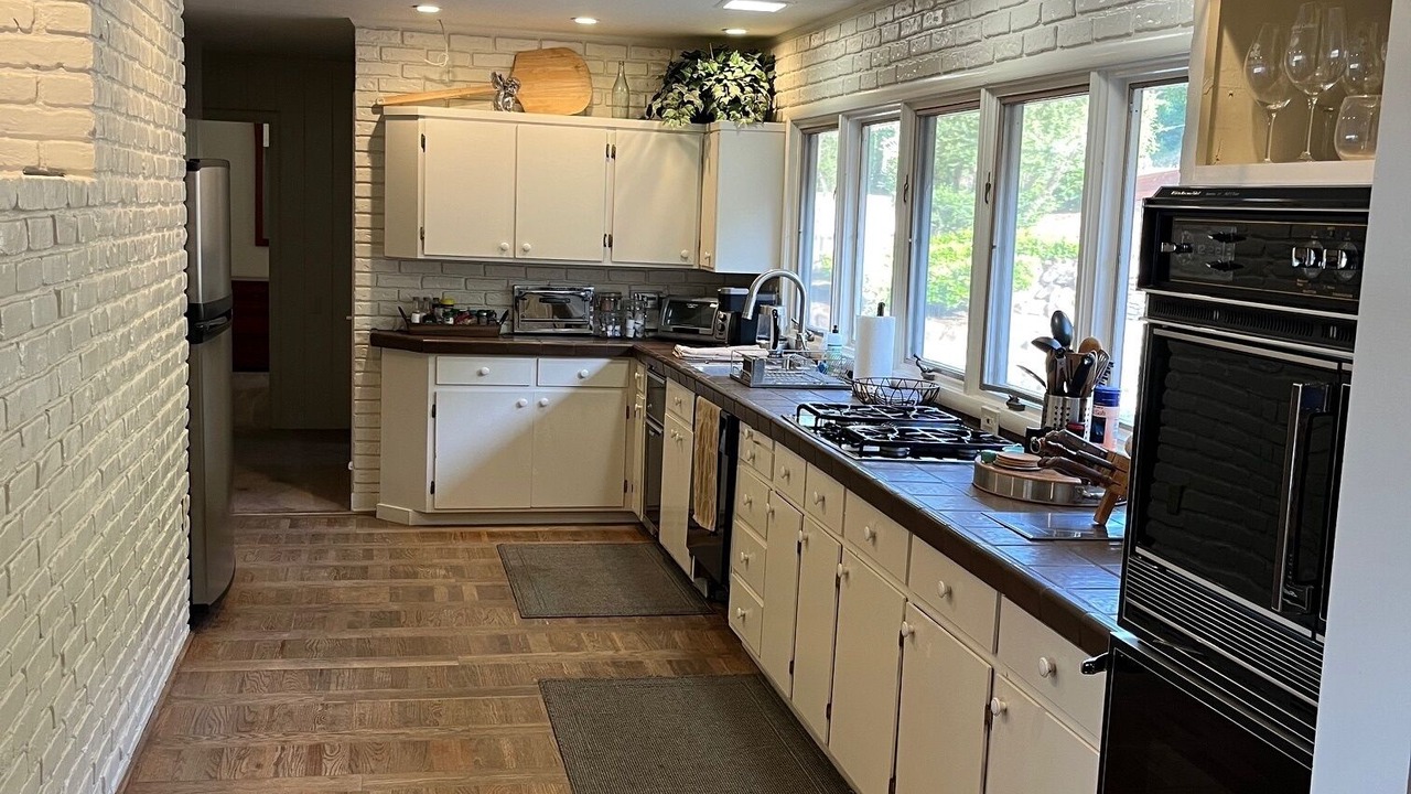 Photo of Kitchen in Cambrian