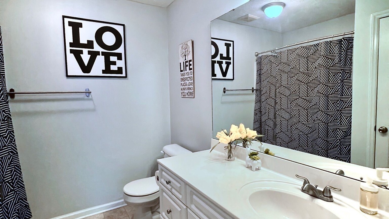 Photo of Bathroom in Pine Forest