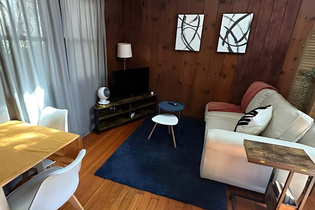 Photo of Bedroom in Downtown Berkeley