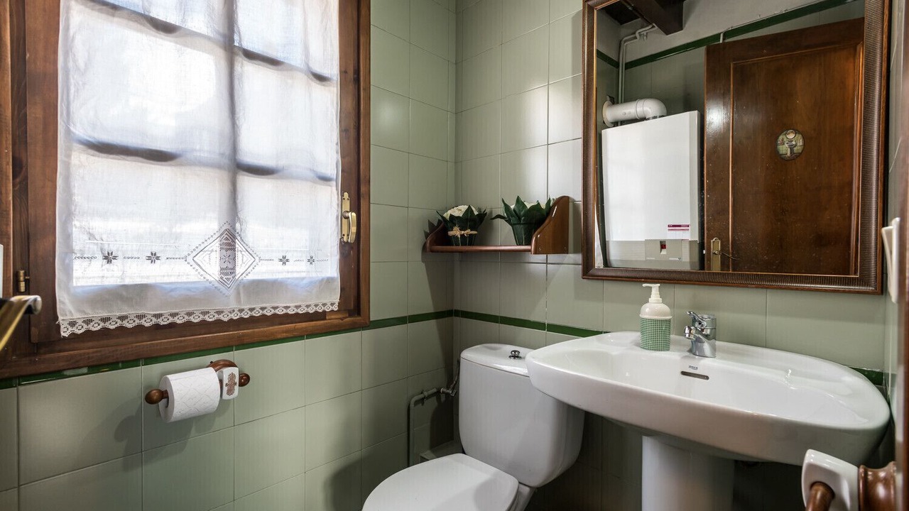 Photo of Bathroom in Pujo