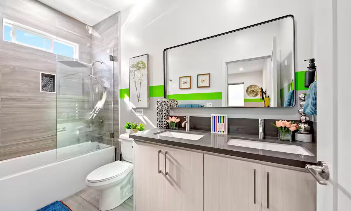 Photo of Bathroom in North Hollywood