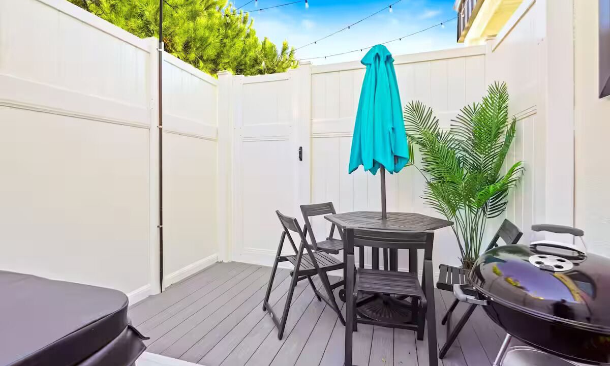 Photo of Outdoor in North Hollywood