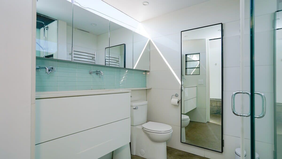 Photo of Bathroom in Piedmont Avenue