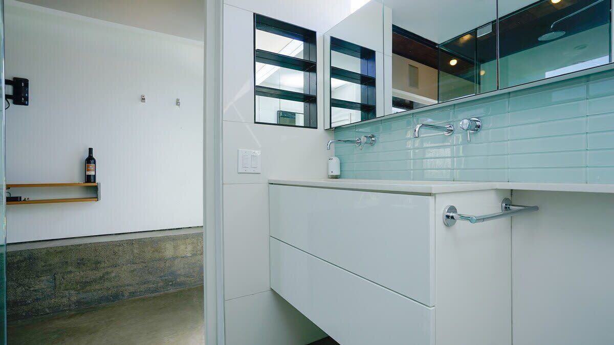 Photo of Bathroom in Piedmont Avenue
