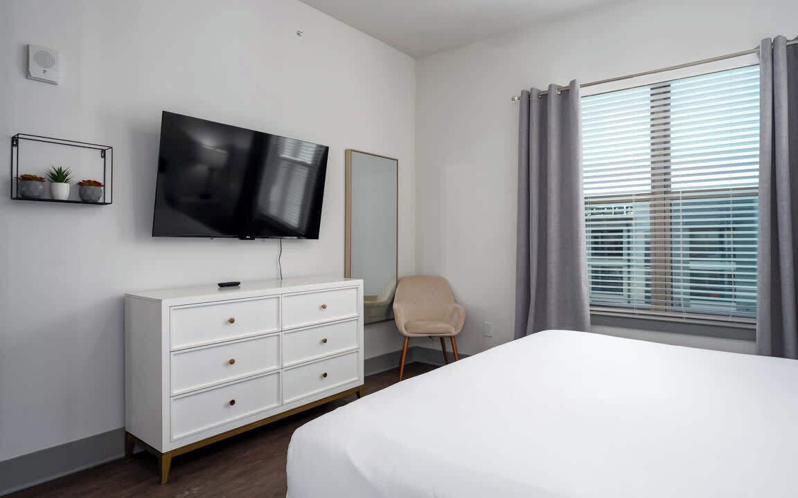 Photo of Bedroom in Crestline Heights