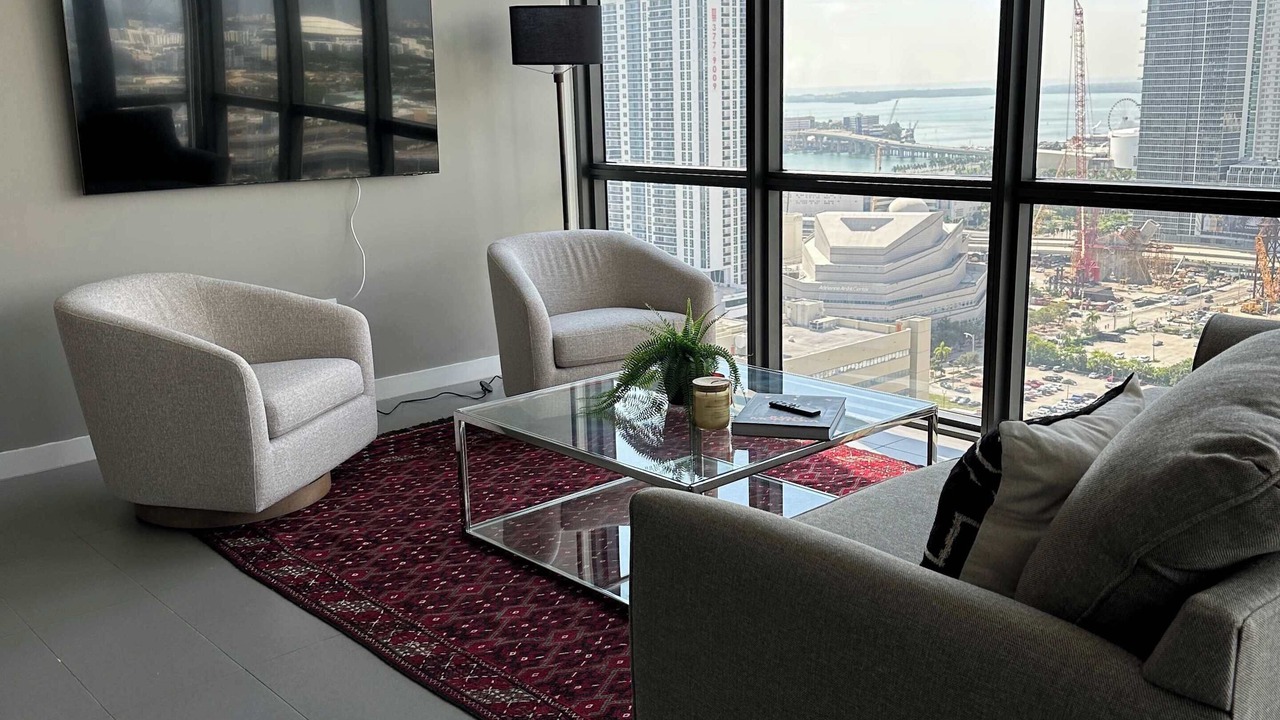 Photo of Livingroom in Town Square