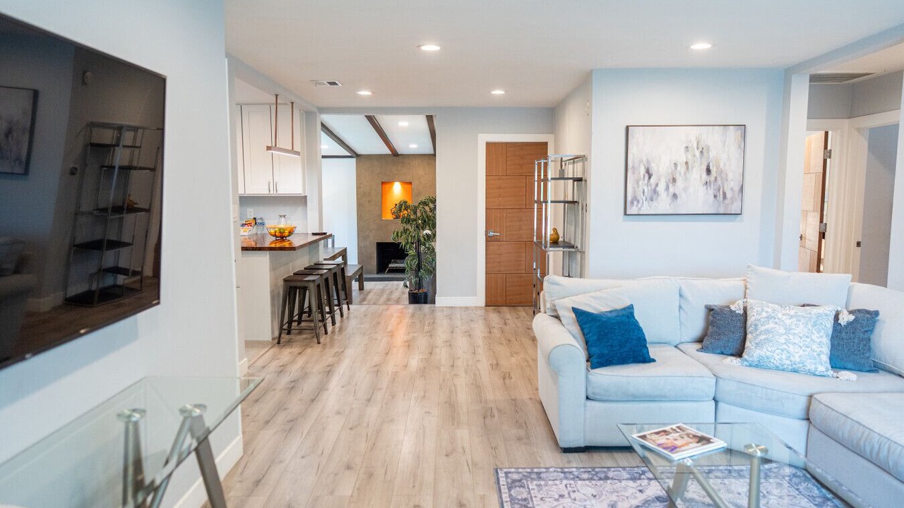 Photo of Livingroom in Reseda