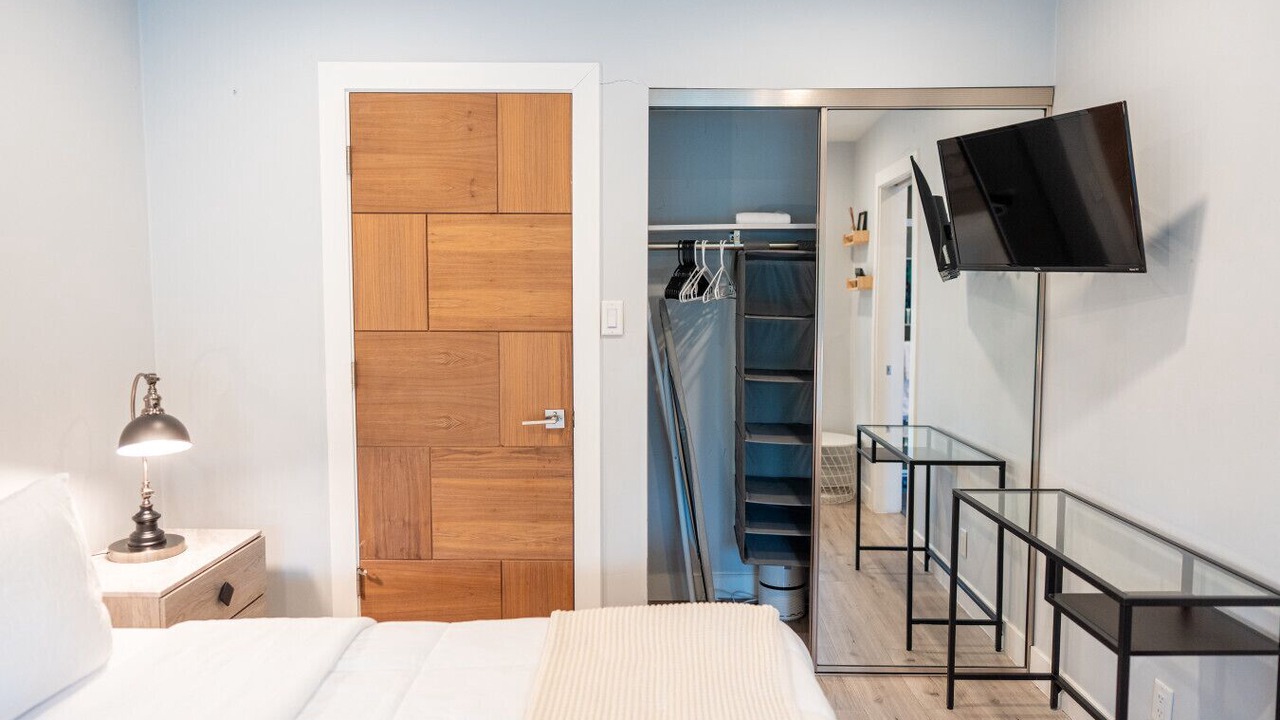 Photo of Bedroom in Reseda