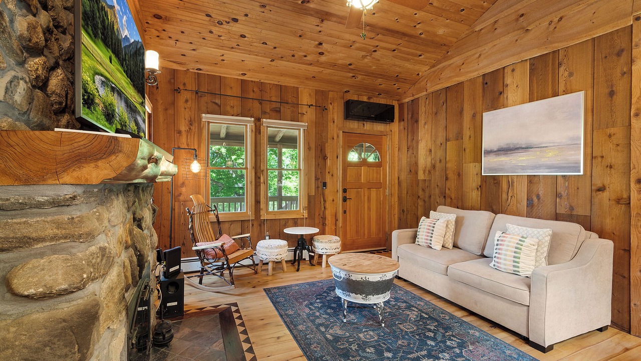 Photo of Livingroom in Newton