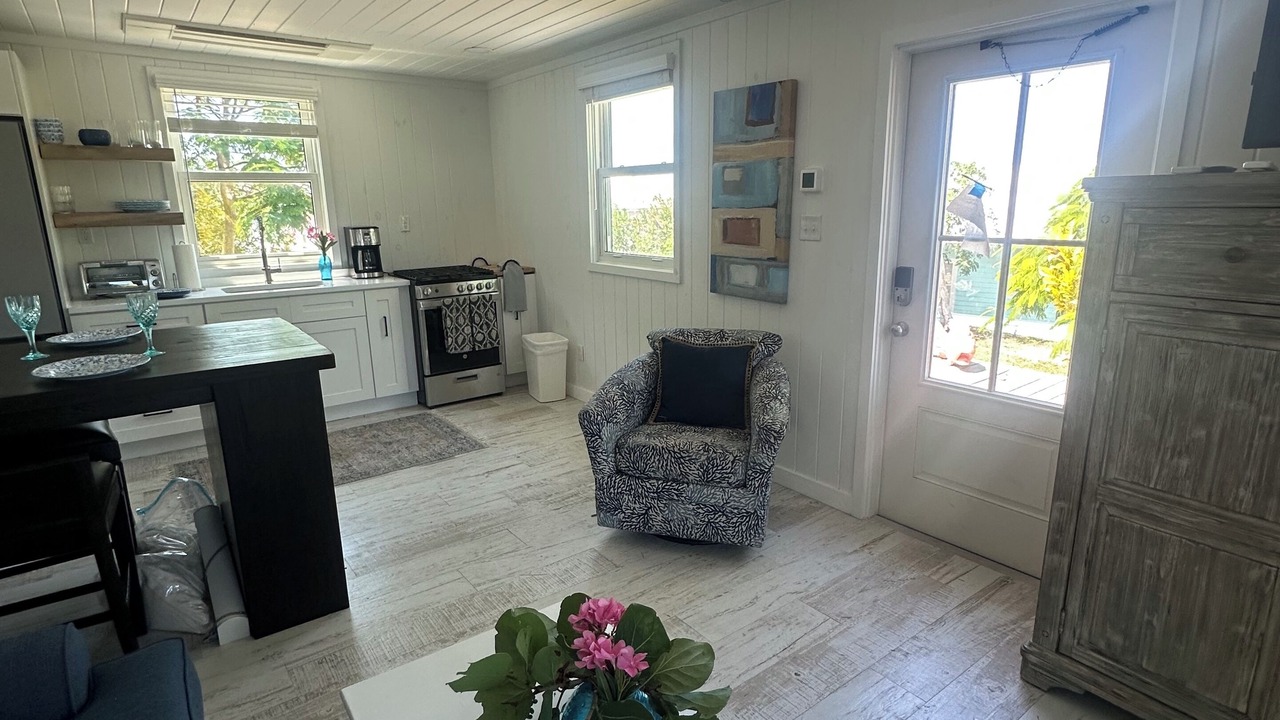 Photo of Livingroom in Green Turtle Cay