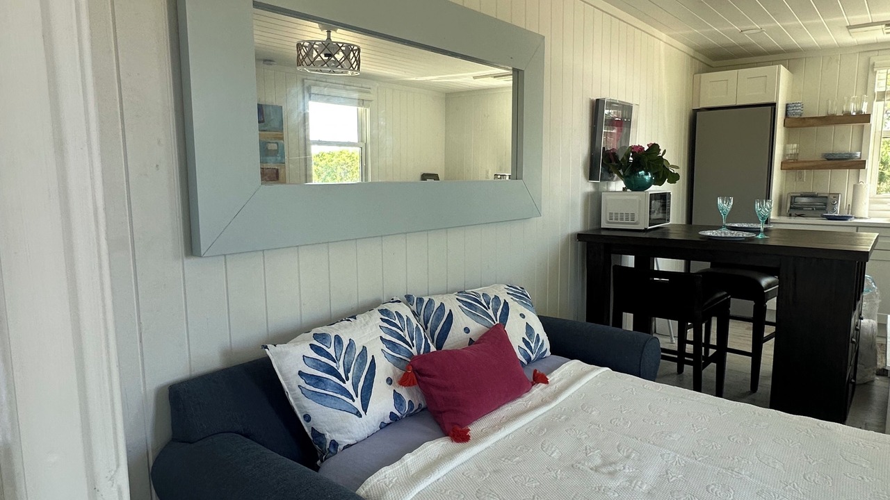 Photo of Bedroom in Green Turtle Cay