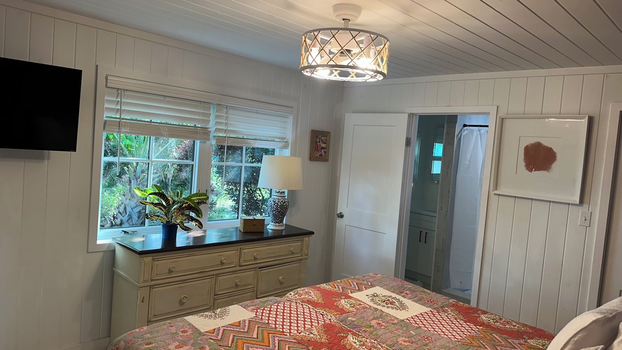 Photo of Bedroom in Green Turtle Cay