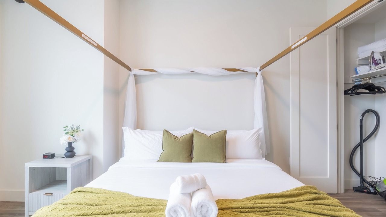 Photo of Bedroom in Orange