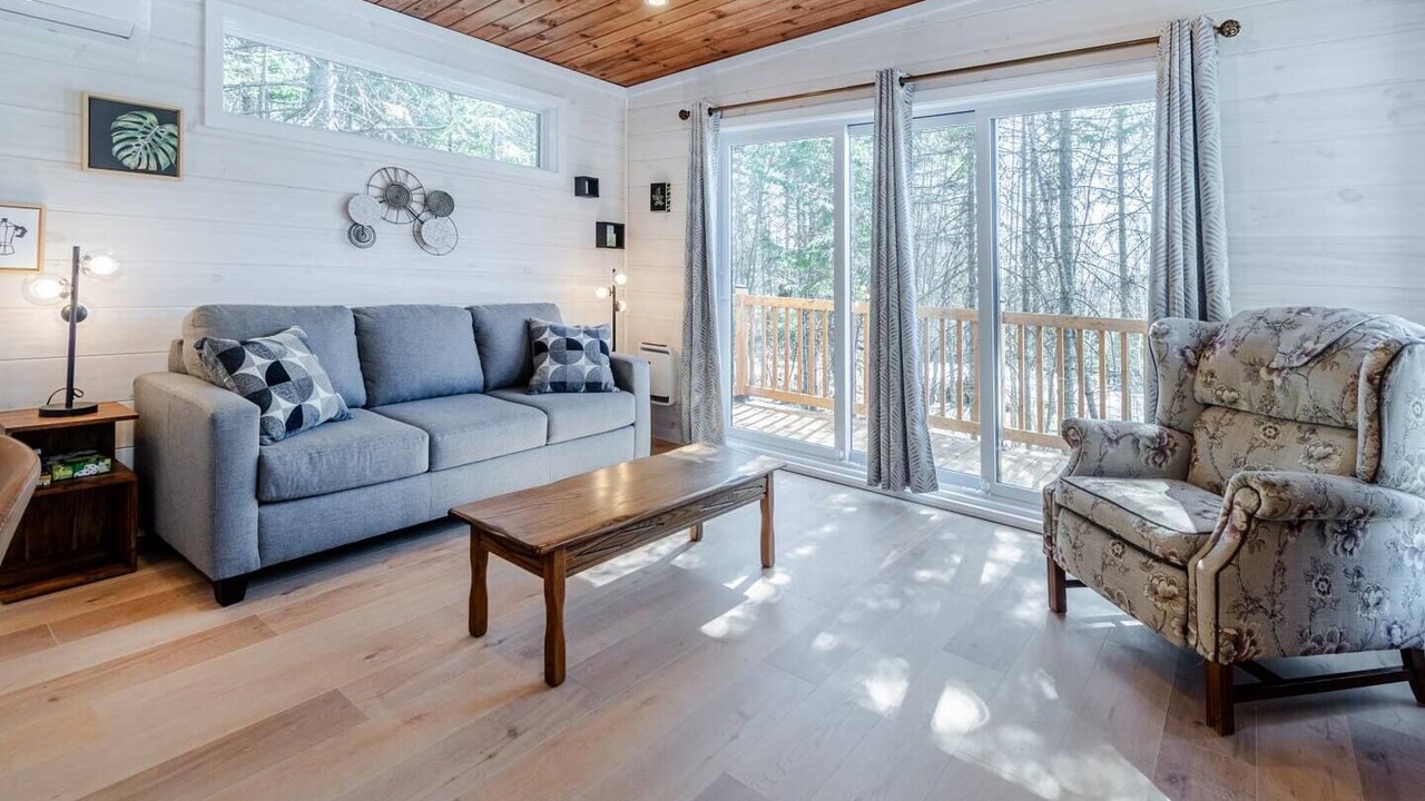 Photo of Livingroom in Adstock