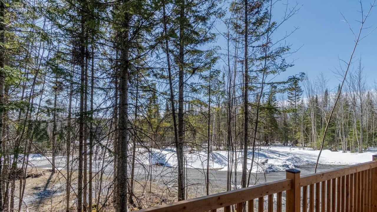Photo of Outdoor in Adstock