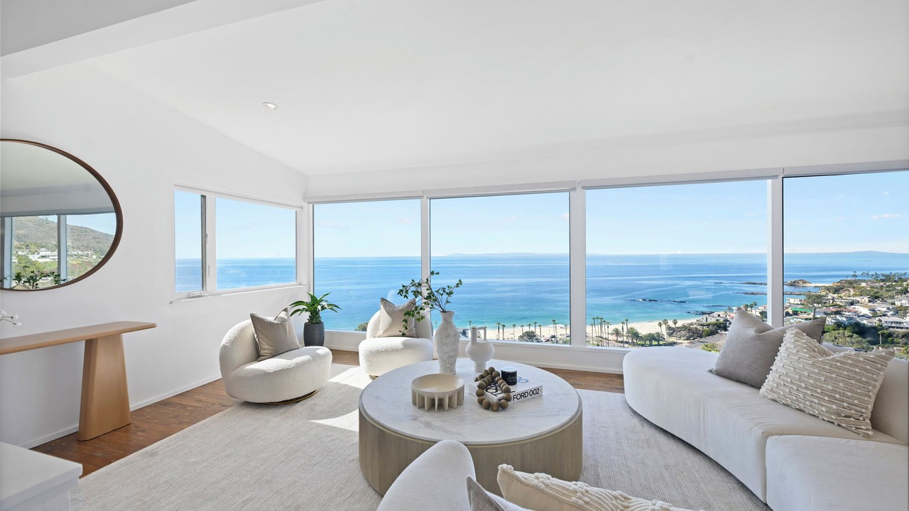 Photo of Livingroom in South Laguna