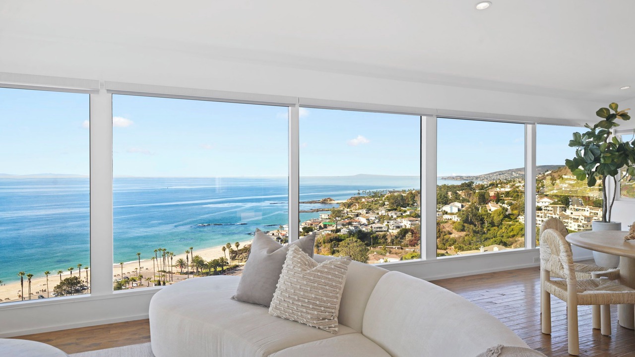 Photo of Livingroom in South Laguna