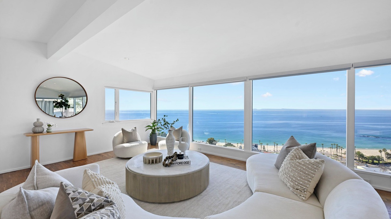 Photo of Livingroom in South Laguna