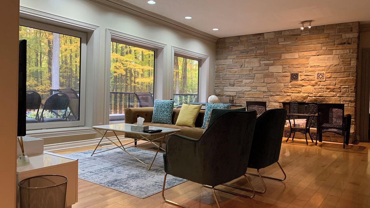 Photo of Livingroom in Whitchurch-Stouffville