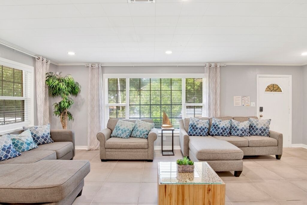 Photo of Livingroom in East Pensacola Heights