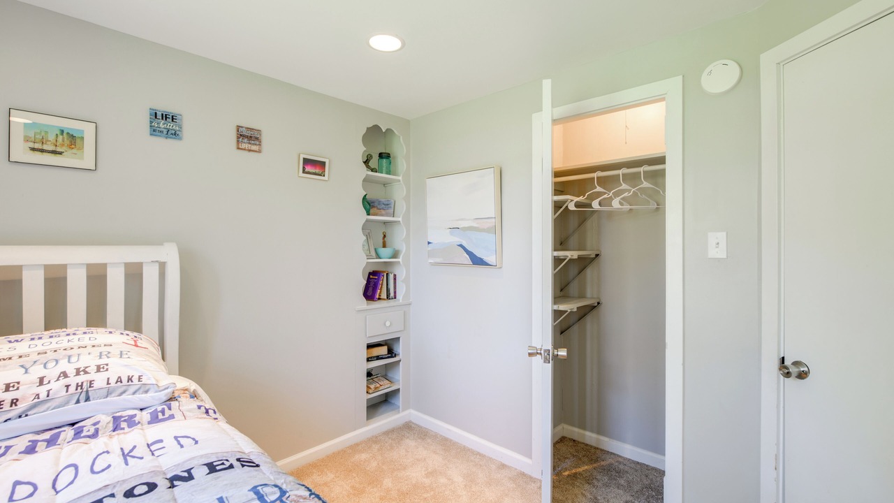 Photo of Bedroom in Lake Erie Beach