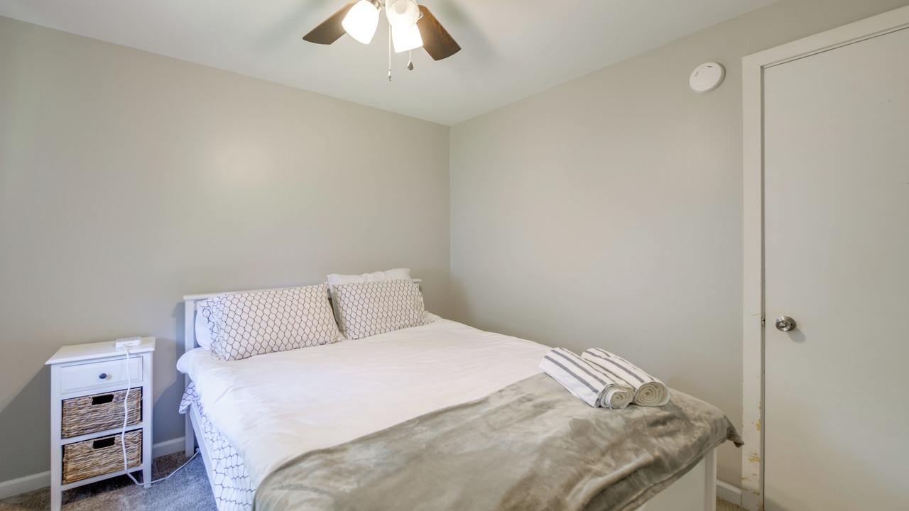 Photo of Bedroom in Lake Erie Beach